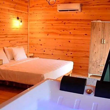 فندق Pine 4*